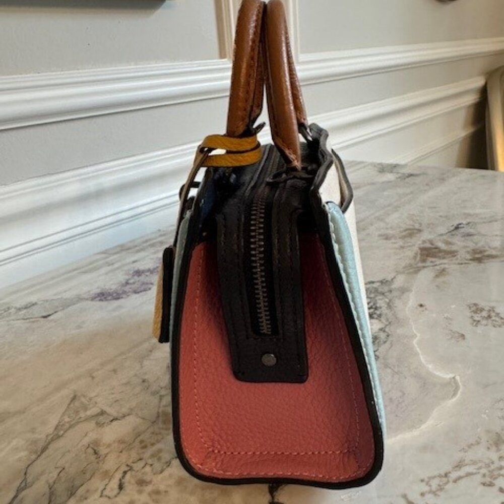 Coach Micro Zoe in Colorblock.  Fits iPhone 15 Pro and iPhone 16 EUC No Flaws - Picture 9 of 9